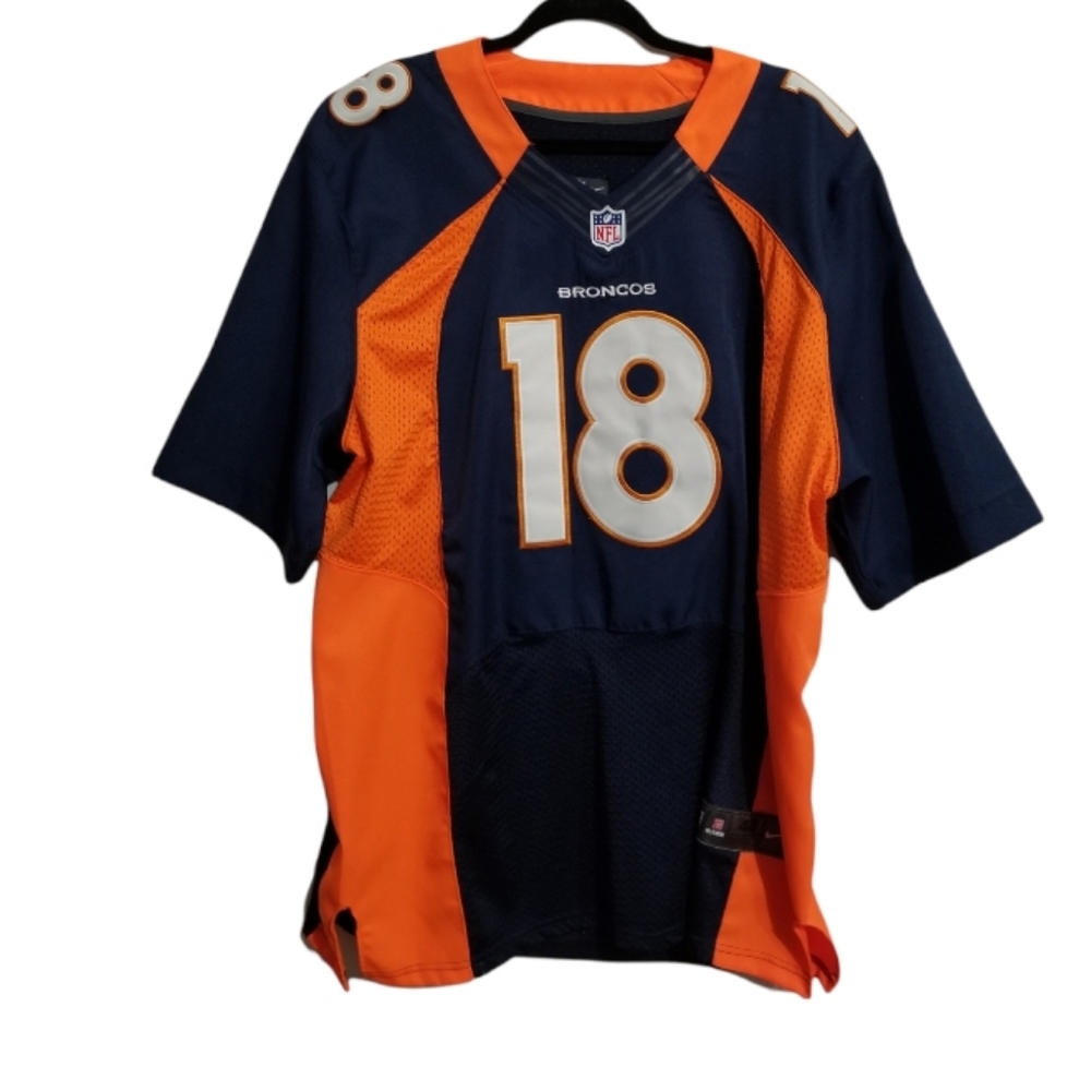 On Field Denver Broncos MANNING 48